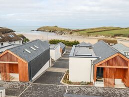 Porth Beach Villa