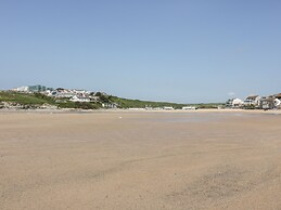 Porth Beach Villa