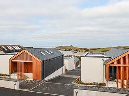 Porth Beach Villa