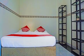 OYO 91900 Wisma Amrach