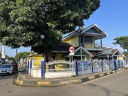 OYO 91900 Wisma Amrach