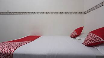 OYO 91900 Wisma Amrach