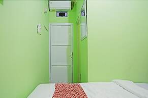 OYO 90848 J&b Rooms Bekasi