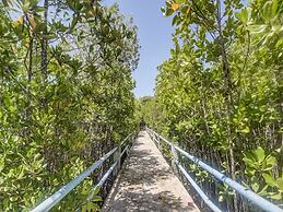 OYO Homes 91148 Homesstay Desa Wisata Bahoi Near Ekowisata Mangrove De
