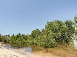 OYO Homes 91148 Homesstay Desa Wisata Bahoi Near Ekowisata Mangrove De