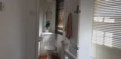 Charming 1-wall Bed Comfortable Studio in Nwlondon