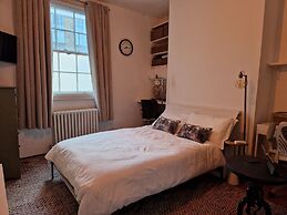 Charming 1-wall Bed Comfortable Studio in Nwlondon