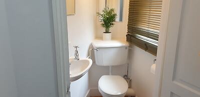 Charming 1-wall Bed Comfortable Studio in Nwlondon