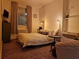 Charming 1-wall Bed Comfortable Studio in Nwlondon
