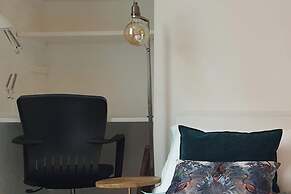 Charming 1-wall Bed Comfortable Studio in Nwlondon