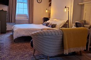 Charming 1-wall Bed Comfortable Studio in Nwlondon