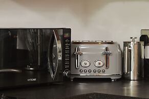 Deluxe City Apt, Beautiful River View,free Parking