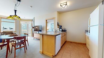 Sunstone #231 2 Bedroom Condo by RedAwning