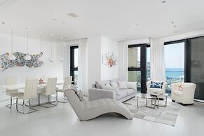 Bat Yam Luxury with Terrace & Sea View