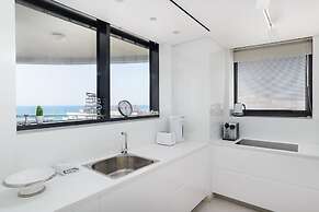 Bat Yam Luxury with Terrace & Sea View