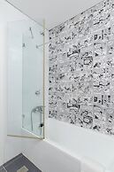 Bat Yam Luxury with Terrace & Sea View