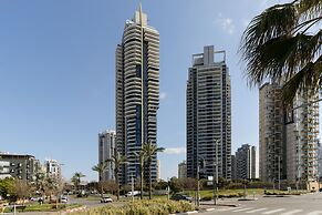 Bat Yam Luxury with Terrace & Sea View