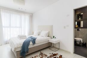 Bat Yam Luxury with Terrace & Sea View
