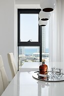 Bat Yam Luxury with Terrace & Sea View