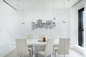 Bat Yam Luxury with Terrace & Sea View