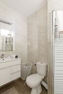 Bright and Fresh Family Home near Beach