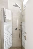 Bright and Fresh Family Home near Beach