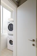 Bright and Fresh Family Home near Beach