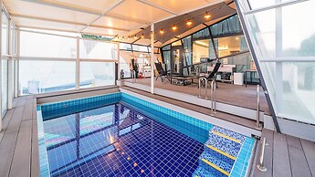 Gapyeong Iseom Poolvilla Pension