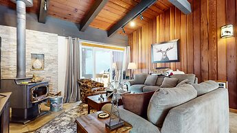 Mammoth Estates #140 2 Bedroom Condo by RedAwning