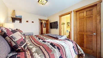 Mammoth Estates #140 2 Bedroom Condo by RedAwning