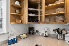 Sierra Mountain Lodge 3 Bedroom Home by RedAwning