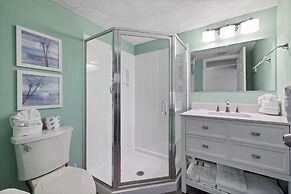 Pelican Beach 0211 1 Bedroom Condo by Pelican Beach Management