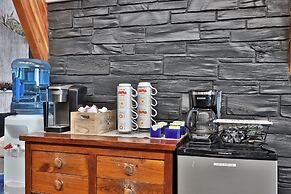 The Birch Ridge: Family Room #11 - Queen/bunkbed Suite In Killington, 