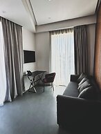 J Maluni City Hotel