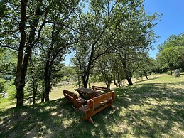 Vicolo - Sleeps 5 With air Con, Wifi, Balcony for Dining and Pool