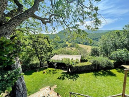 Vicolo - Sleeps 5 With air Con, Wifi, Balcony for Dining and Pool