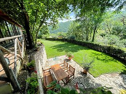 Vicolo - Sleeps 5 With air Con, Wifi, Balcony for Dining and Pool