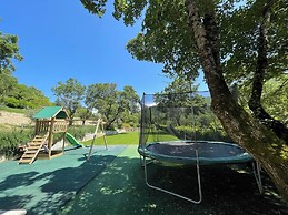 Vicolo - Sleeps 5 With air Con, Wifi, Balcony for Dining and Pool