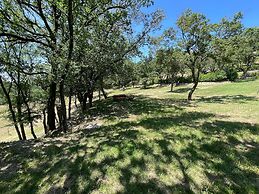 Vicolo - Sleeps 5 With air Con, Wifi, Balcony for Dining and Pool