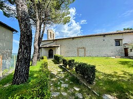 Vicolo - Sleeps 5 With air Con, Wifi, Balcony for Dining and Pool