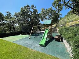 Vicolo - Sleeps 5 With air Con, Wifi, Balcony for Dining and Pool