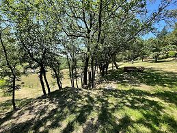 Vicolo - Sleeps 5 With air Con, Wifi, Balcony for Dining and Pool