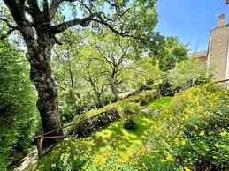 Vicolo - Sleeps 5 With air Con, Wifi, Balcony for Dining and Pool