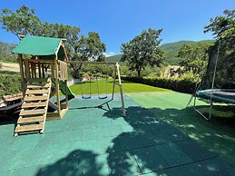 Vicolo - Sleeps 5 With air Con, Wifi, Balcony for Dining and Pool