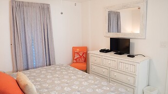 Pelican Beach 0206 1 Bedroom Condo by Pelican Beach Management