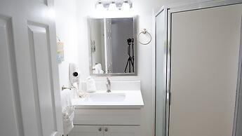 Pelican Beach 0206 1 Bedroom Condo by Pelican Beach Management