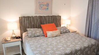 Pelican Beach 0206 1 Bedroom Condo by Pelican Beach Management