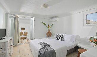 Paraga Scorpios Villa 2 7mins Walk to Beach by Calypso Sunset Villas