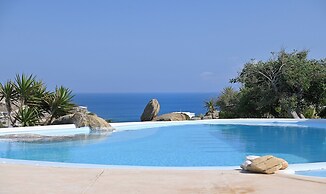 Paraga Scorpios Villa 2 7mins Walk to Beach by Calypso Sunset Villas