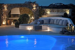 Paraga Scorpios Villa 2 7mins Walk to Beach by Calypso Sunset Villas